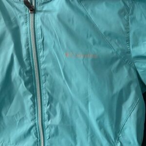 Columbia Switchback Hooded packable Jacket Women’s Sz Med. Teal full zip closure